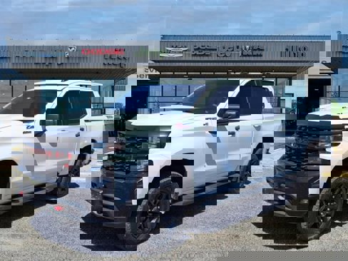 Used 2021 Chevrolet Silverado 1500 Custom Trail Boss w/ Safety Confidence Package image 1