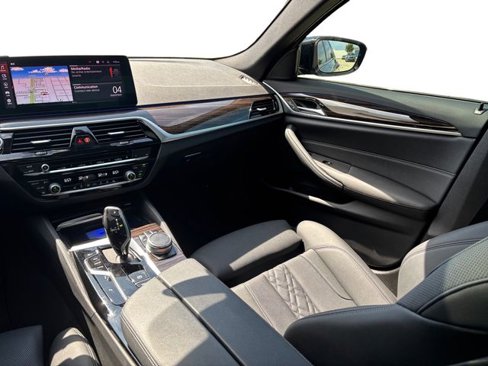 Used 2023 BMW 540i xDrive w/ M Sport Package image 27