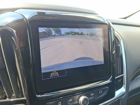 Used 2020 Chevrolet Traverse LT image 23