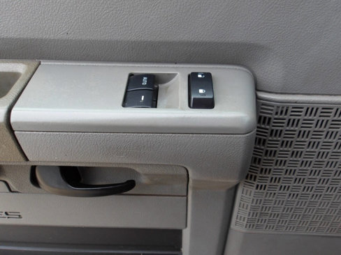Used 2010 Ford E-250 and Econoline 250 image 16