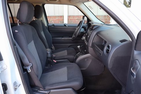 Used 2016 Jeep Patriot Latitude image 36