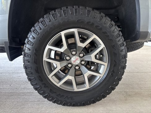 Used 2021 GMC Canyon AT4 image 39