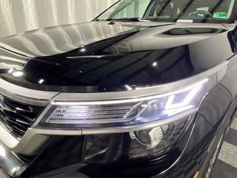 Used 2022 Kia Seltos EX image 11
