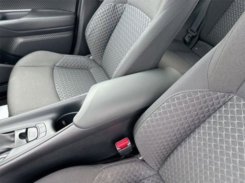 Used 2021 Toyota C-HR LE image 27