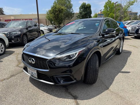 Used 2017 INFINITI QX30 image 7