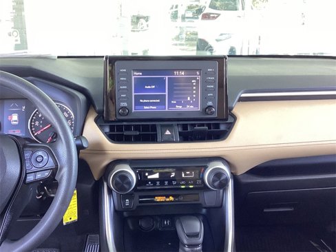 Used 2019 Toyota RAV4 LE image 18