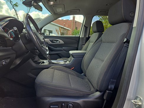 Used 2020 Chevrolet Traverse LT w/ Driver Confidence II Package image 19