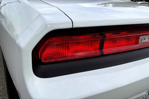 Used 2014 Dodge Challenger SXT image 28