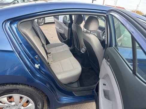 Used 2020 Hyundai Elantra SE image 11