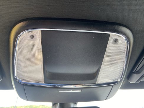Used 2017 Dodge Charger SE image 19