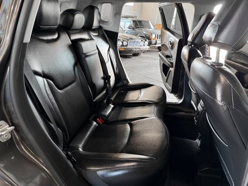 Used 2019 Jeep Compass Limited image 37