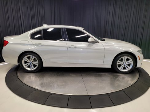 Used 2017 BMW 330i xDrive Sedan image 13