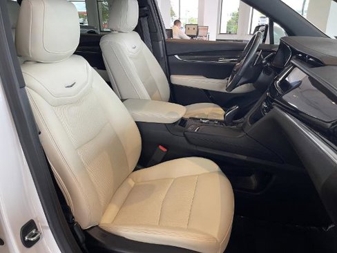 Certified 2022 Cadillac XT6 Sport w/ Technology Package image 21