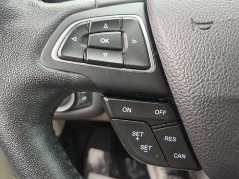 Used 2017 Ford Escape Titanium image 24