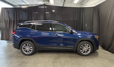 Used 2022 GMC Terrain SLT w/ Infotainment Package II image 25