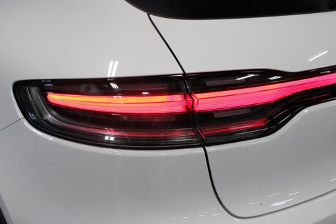 Certified 2024 Porsche Macan image 16