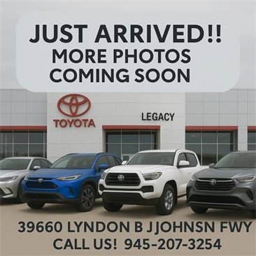 Used 2018 Toyota Camry LE image 1