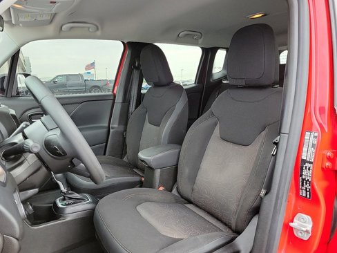 Used 2023 Jeep Renegade Latitude image 11