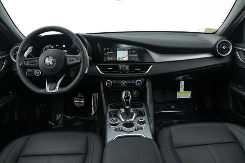 New 2025 Alfa Romeo Giulia w/ Driving Assist Package image 15