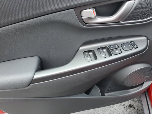 Used 2021 Hyundai Kona Ultimate image 16