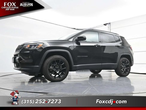 Used 2023 Jeep Compass Latitude w/ Convenience Group image 17