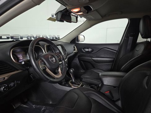 Used 2015 Jeep Cherokee Limited w/ Luxury Group image 19