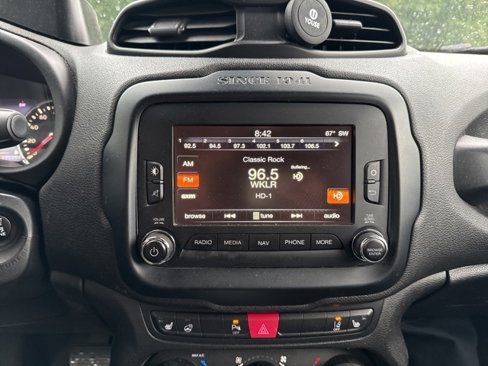 Used 2015 Jeep Renegade Limited w/ Advanced Technology Group image 12