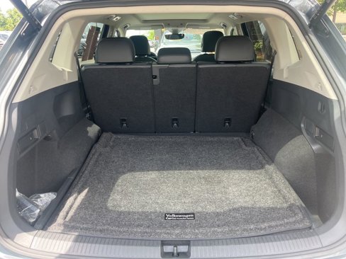 Used 2022 Volkswagen Tiguan SE image 13