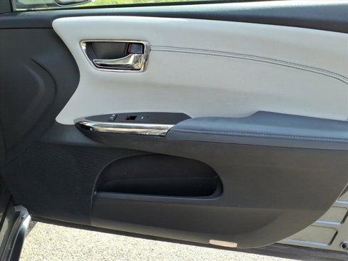 Used 2013 Toyota Avalon Limited image 7