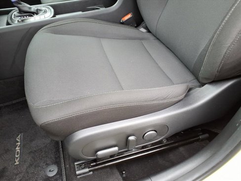 Used 2024 Hyundai Kona SEL image 11