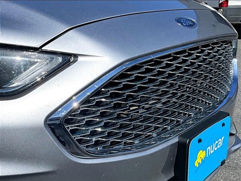 Used 2020 Ford Fusion Titanium image 30
