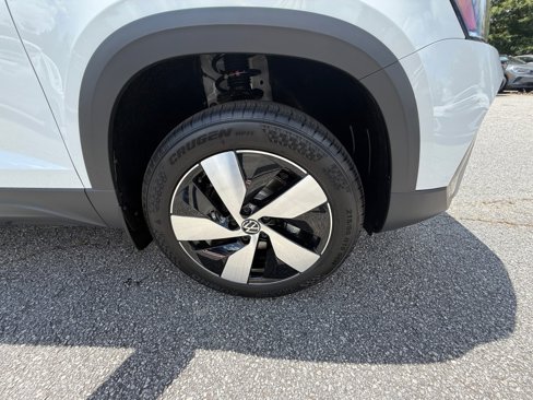 New 2025 Volkswagen Taos S image 25