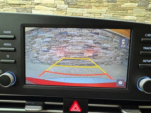 Used 2022 Hyundai Elantra SEL w/ Preferred Accessory Package image 14