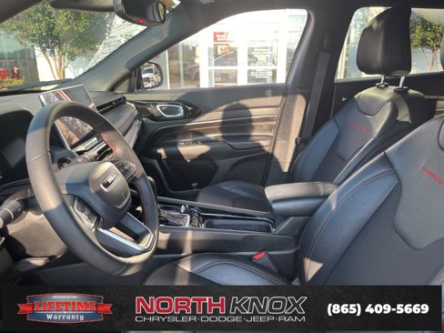 Used 2024 Jeep Compass Trailhawk image 4