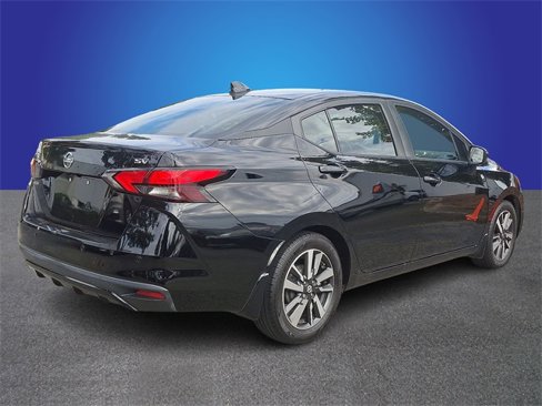 Used 2020 Nissan Versa SV image 4
