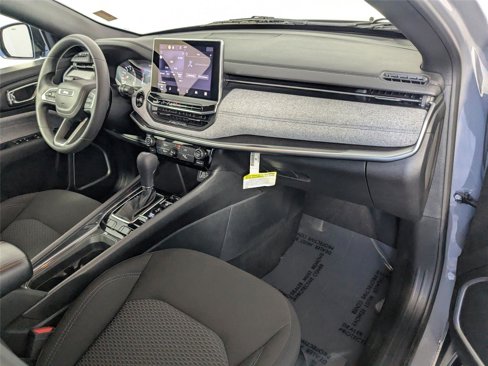 Used 2023 Jeep Compass Sport image 6