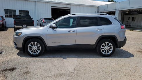 Used 2019 Jeep Cherokee Latitude w/ Popular Appearance Group image 5
