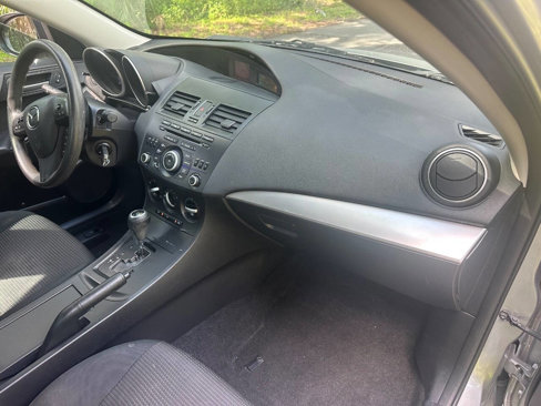 Used 2013 MAZDA MAZDA3 i Sport image 16