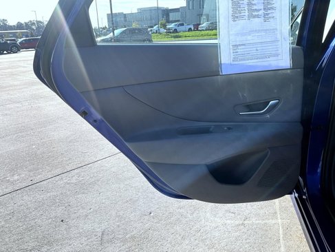 Certified 2023 Hyundai Elantra SEL w/ Convenience Package image 18