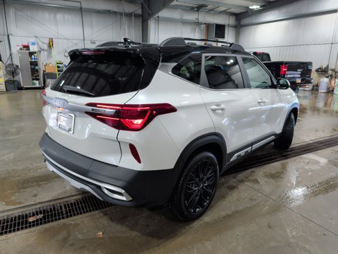 Used 2022 Kia Seltos Nightfall Edition image 3