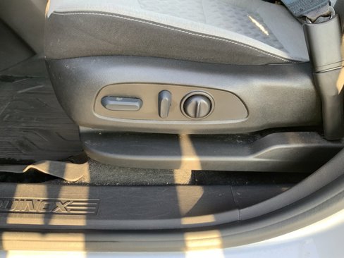 Used 2022 Chevrolet Equinox LS w/ LS Convenience Package image 24
