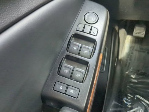 Used 2016 Chevrolet Tahoe LTZ image 25