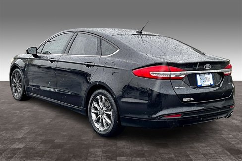 Used 2017 Ford Fusion SE w/ Fusion SE Technology Package image 25