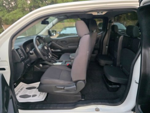 Used 2024 Nissan Frontier S w/ S Utility Package image 12