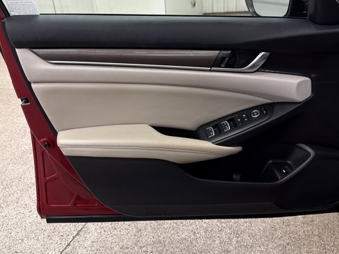 Used 2019 Honda Accord LX image 3