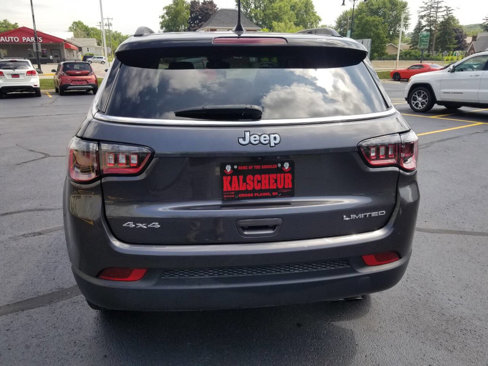 Certified 2022 Jeep Compass Limited image 6