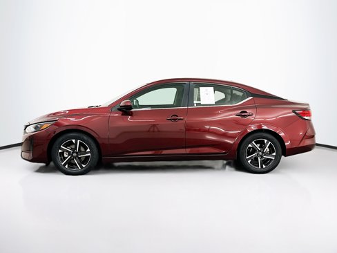 Used 2024 Nissan Sentra SV image 4