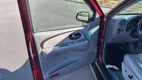 Used 2006 Buick Rainier CXL image 28