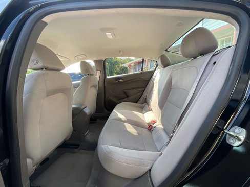 Used 2018 Chevrolet Cruze LS image 25