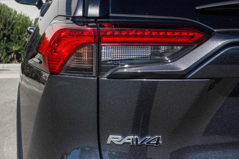 Used 2022 Toyota RAV4 LE image 9